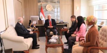 وزير التعليم العالي يبحث تعزيز التعاون مع سفير أستراليا بالقاهرة