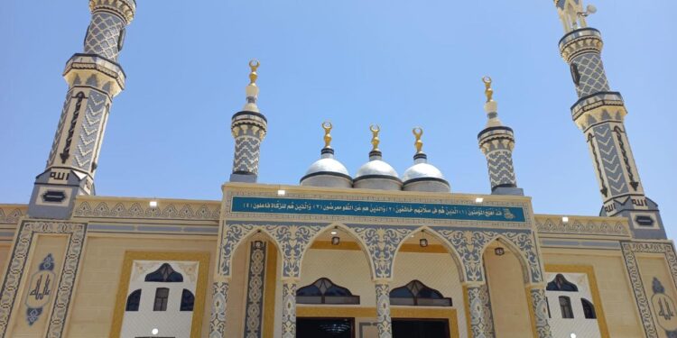 افتتاح مسجد جديد بالمنطقة السكنية 26 واسترداد وحدات متعدى عليها بمدينة السادات