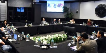 الهيئة العامة للاستثمار والمناطق الحرة تبحث سبل دعم الشركات المصرية للمشاركة في مناقصات “الفاو”