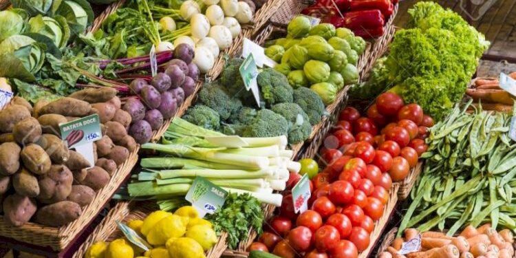 أسعار الخضار والفاكهة اليوم السبت
