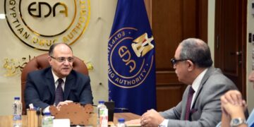 رئيس هيئة الدواء المصرية يستقبل وفد الشركة القابضة للقاحات «فاكسيرا»