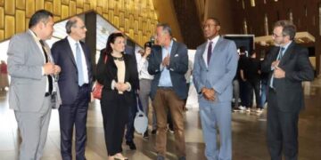 ولي عهد إمارة الفجيرة ونائب مدير عام صندوق النقد الدولي ومدير إدارة الشرق الأوسط وآسيا الوسطى بالصندوق يزورون المتحف المصري الكبير