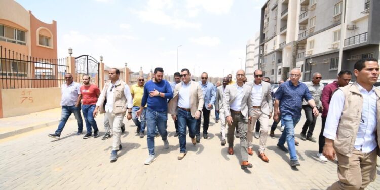 وزير الإسكان يتفقد مشروع “سكن مصر”بأرض المعارض بالقاهرة الجديدة
