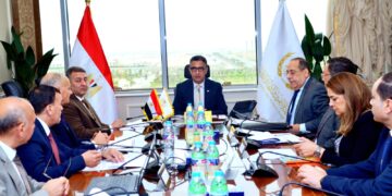 وزير التموين يجتمع برئيسي شركتي “النيل” و”الإسكندرية” للمجمعات الاستهلاكية