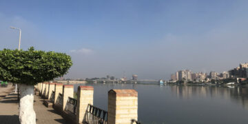 الطقس غدا.. معتدل نهارا ورياح وفرص أمطار