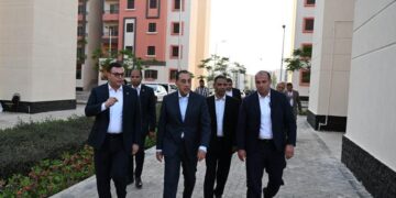 رئيس الوزراء يتفقد عددا من المشروعات الجاري تنفيذها بحدائق العاصمة