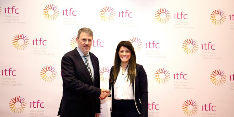 «المشاط» تلتقي الرئيس التنفيذي للمؤسسة الدولية الإسلامية لتمويل التجارة