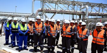 رئيس الوزراء يتفقد جاهزية ميناء سوميد لاستقبال ورسو سفينة التغييز الثانية “إنرجوس إسكيمو”