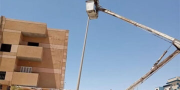 الإسكان: مواصلة استبدال كشافات الإنارة الصوديوم بليد وإزالة وصلات المياه الخلسة بالمدن الجديدة