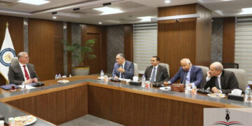 وزير البترول يلتقي بمجموعة من كبار كتاب الصحافة المصرية ورؤساء التحرير وخبراء الاقتصاد والبترول