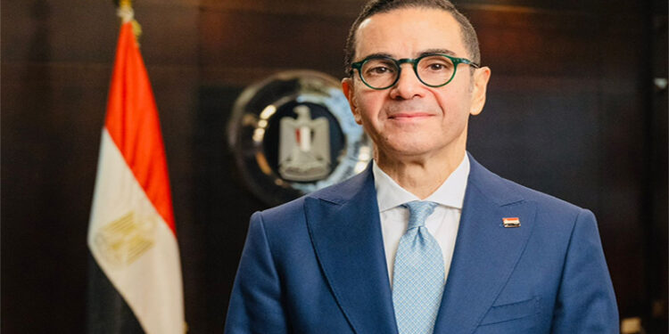 وزير الاستثمار والتجارة الخارجية يتوجه لدولة الصين في زيارة هامة تستهدف تعزيز العلاقات الاقتصادية المشتركة بين البلدين.