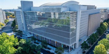 البنك الدولي يرفع توقعاته لنمو الاقتصاد المصري إلى 4.6%