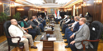 وزير الإسكان ومحافظ الإسكندرية يعقدان اجتماعًا لمتابعة ملفات العمل والمشروعات المشتركة