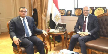 وزيرا الإسكان والعمل يبحثان التعاون المشترك في مجال تدريب العمالة