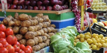 أسعار الخضار والفاكهة اليوم الثلاثاء