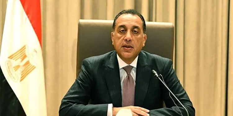 رئيس الوزراء يتابع خطة توفير مخزون مطمئن من المواد البترولية والغاز الطبيعي