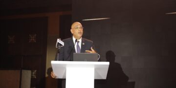 الرئيس التنفيذي لجهاز تنمية المشروعات يعرض حوافز الدولة التمويلية والضريبية للنهوض بقطاع المشروعات المتوسطة والصغيرة