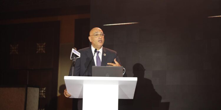 الرئيس التنفيذي لجهاز تنمية المشروعات يعرض حوافز الدولة التمويلية والضريبية للنهوض بقطاع المشروعات المتوسطة والصغيرة