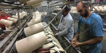 نقابة الغزل والنسيج تعلن عن فرص عمل بمرتبات 7 آلاف جنيه شهريًا