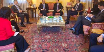 وزير الاتصالات يعقد لقاءات مع مسؤولى شركات ومؤسسات إيطالية لجذب استثمارات فى مجالات التعهيد