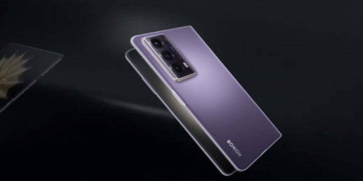 سامسونج تغزو الأسواق بهاتف قابل للطي