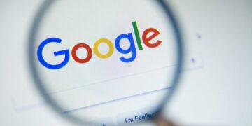 جوجل تُحدِّث تطبيق الهاتف بواجهة جديدة وإيماءات مبتكرة