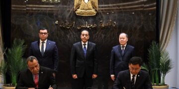 رئيس الوزراء يشهد توقيع بروتوكول تعاون لتأسيس تحالف مشترك بين المقاولون العرب والشركة الصينية “CSCEC” لتنفيذ مشروعات داخل مصر