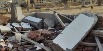 جهازا مدينتي بدر و٦ أكتوبر يزيلان عدة مخالفات بناء بالتعاون مع الشرطة