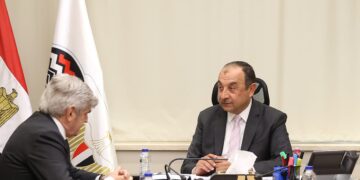 وزير قطاع الأعمال يبحث مع الرئيس التنفيذي لمجموعة “ماير تكنيمونت” تطورات مشروع حامض النيتريك بشركة كيما بأسوان