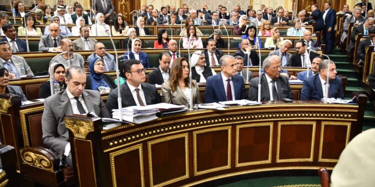 وزير الإسكان يشارك في الجلسة العامة لمجلس النواب لمناقشة مشروع قانون مُقدم من الحكومة