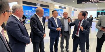 وزير الكهرباء يزور مجموعة شركات هواوي الصينية لبحث تعزيز التعاون والشراكة فى مجالات الطاقة المتجددة