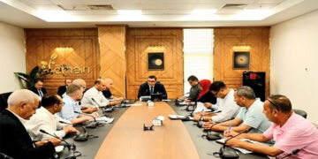 وزير الإسكان يعقد اجتماعاً لمتابعة سير العمل والموقف التنفيذي لمشروع “صواري” بالإسكندرية