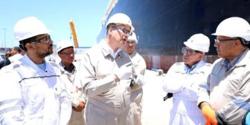 وزير البترول يقوم بزيارة ميدانية لميناء الدخيلة بالإسكندرية لتفقد إتمام أعمال التجهيزات النهائية بوحدة التغييز العائمة “إنيرجيوس باور”
