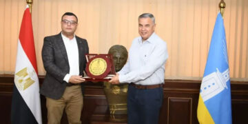 وزير الإسكان ومحافظ الإسكندرية يتابعان عددًا من ملفات العمل المشتركة