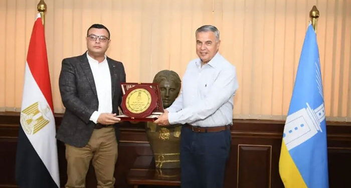 وزير الإسكان ومحافظ الإسكندرية يتابعان عددًا من ملفات العمل المشتركة