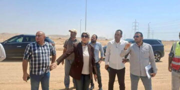 وزير الإسكان: دفع العمل بمشروعات البنية الأساسية وتطوير المرافق بمدينة السويس الجديدة
