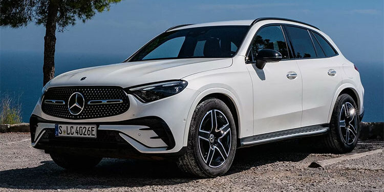 مبيعات مرسيدس تتراجع بعد تعرضها لضربتين بسبب رسوم ترامب الجمركية