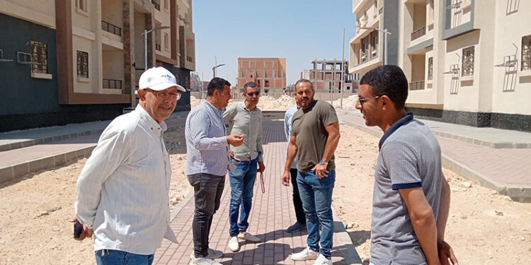 وزير الإسكان يتابع سير العمل بالمشروعات السكنية بمدن بدر ودمياط وبني سويف وأكتوبر الجديدة
