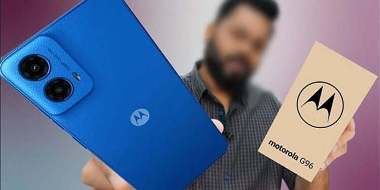 بشاشة كبيرة وبطارية جبارة.. موتورولا تطلق هاتف Moto G96