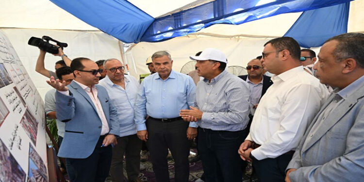 رئيس الوزراء: تطوير واجهة عقارات كورنيش الإسكندرية بمواد مقاومة للعوامل الجوية