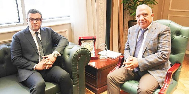 وزيرا الكهرباء والإسكان يبحثان خطة العمل المشترك ودعم التوسع فى استخدامات الطاقة المتجدد