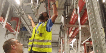 “الحماية المدنية” تختبر أنظمة الحريق للأبراج الإدارية بمنطقة الأعمال المركزية بالعاصمة