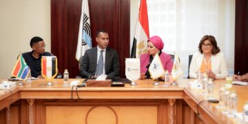 بنك قناة السويس يستقبل وفد اتحاد نقابات جنوب إفريقيا “ساسبو”