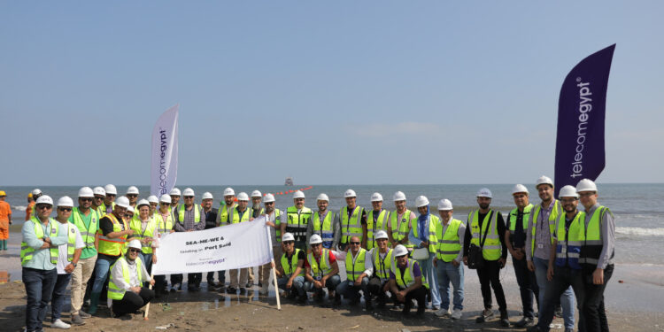 المصرية للاتصالات تنتهي من عمليات الإنزال ومسارات العبور الخاصة بالكابل البحري SEA-ME-WE-6 في مصر