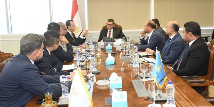 وزير الإسكان يتابع إجراءات تشغيل منطقة الأعمال المركزية بالعاصمة الإدارية الجديدة