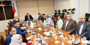وزير الإسكان يعقد اجتماعاً لمتابعة الموقف التنفيذي لمشروع حدائق تلال الفسطاط