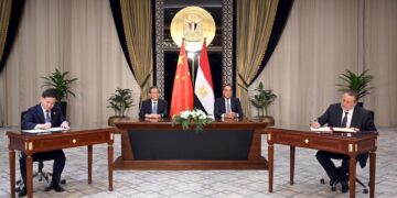 محافظ البنك المركزي المصري يوقع مذكرة تفاهم مع نظيره الصيني لتعزيز التعاون المشترك بين الجانبين