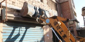 جهاز مدينة ٦ أكتوبر يسترد 6 وحدات سكنية لمخالفة النشاط بالحى السادس