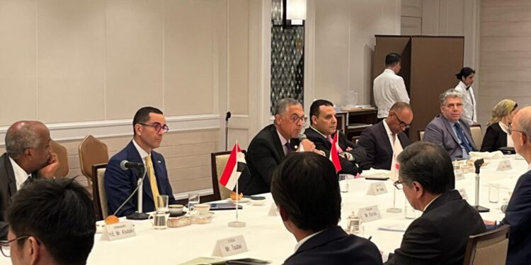 وزير الاستثمار والتجارة الخارجية يشارك بإفطار عمل بمشاركة كبرى الشركات اليابانية