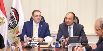 وزير قطاع الأعمال العام يستقبل رئيس الجهاز المركزي للتنظيم والإدارة لبحث تعزيز التعاون المشترك